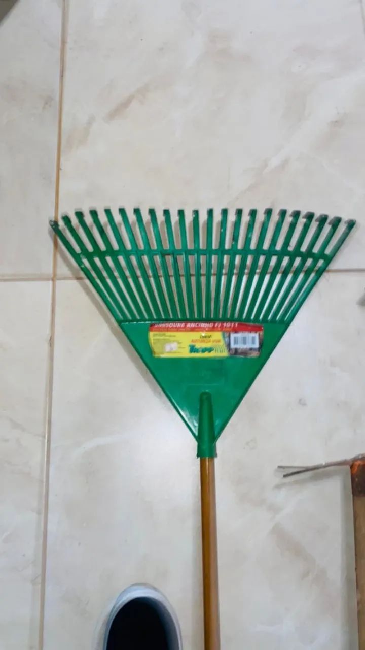 Plastic Rake with Handle (Garden Broom)