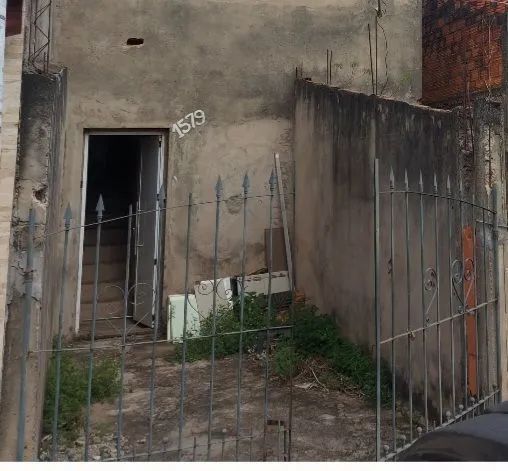 Vende-se portão 2,5 X 1,8.