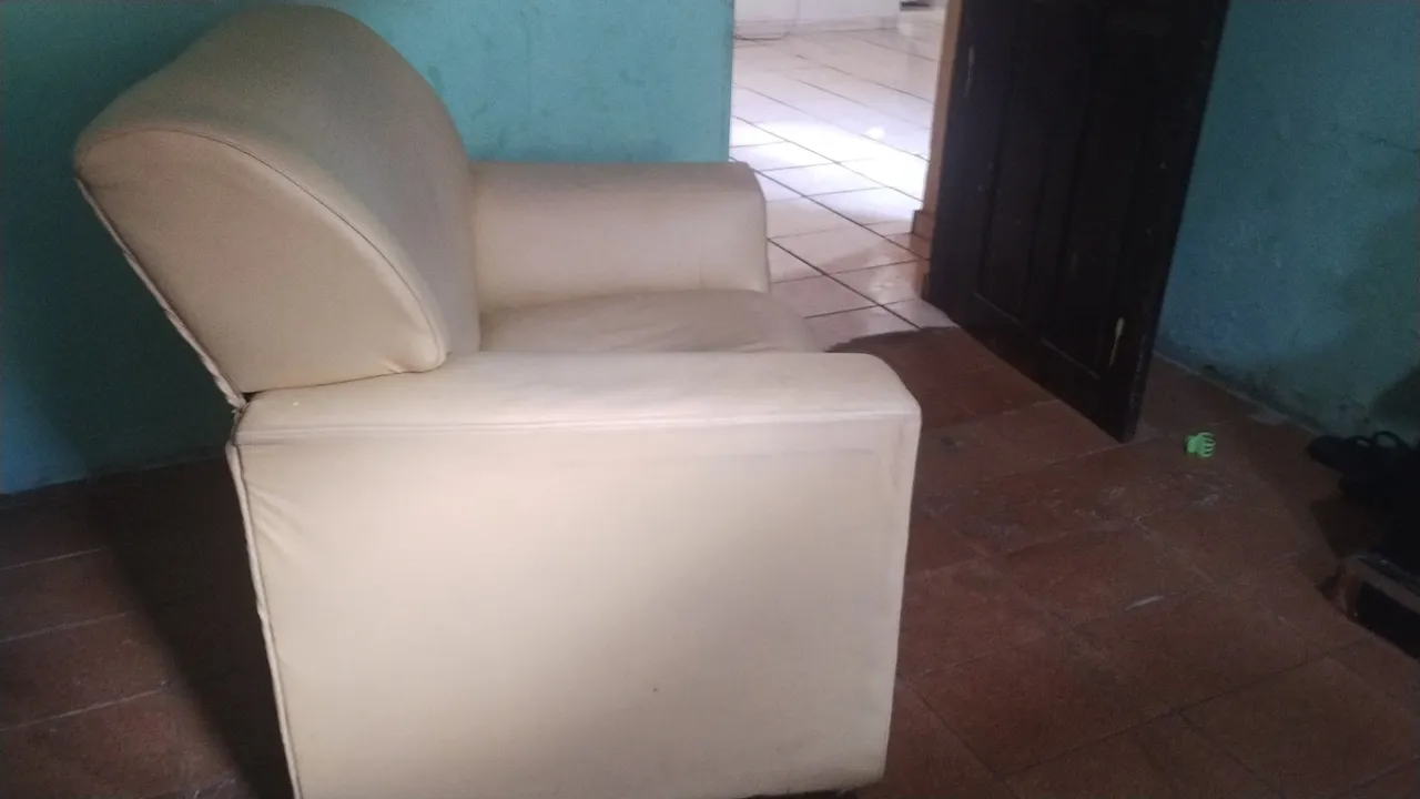 Vendo uma poltrona Samira!