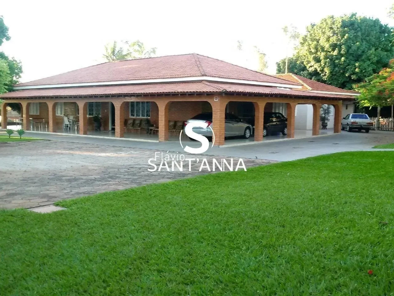 VENDE-SE CHACÁRA EM INDIAPORÃ-SP