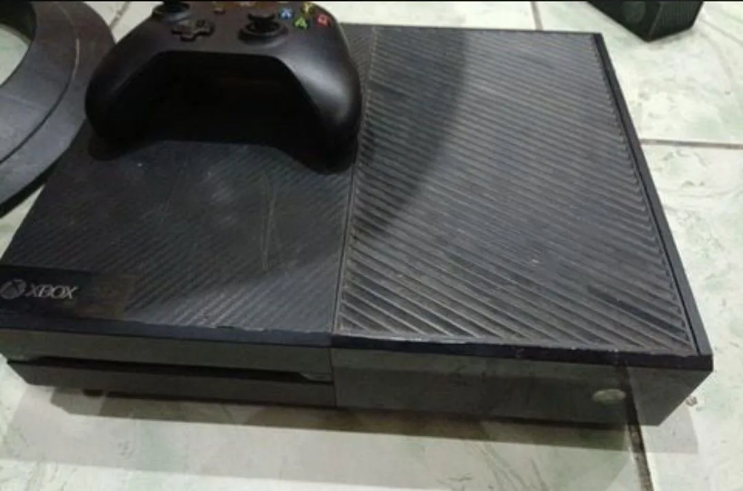 Xbox One sem fonte aceito troca por 3ds ou vídeo game portáteis