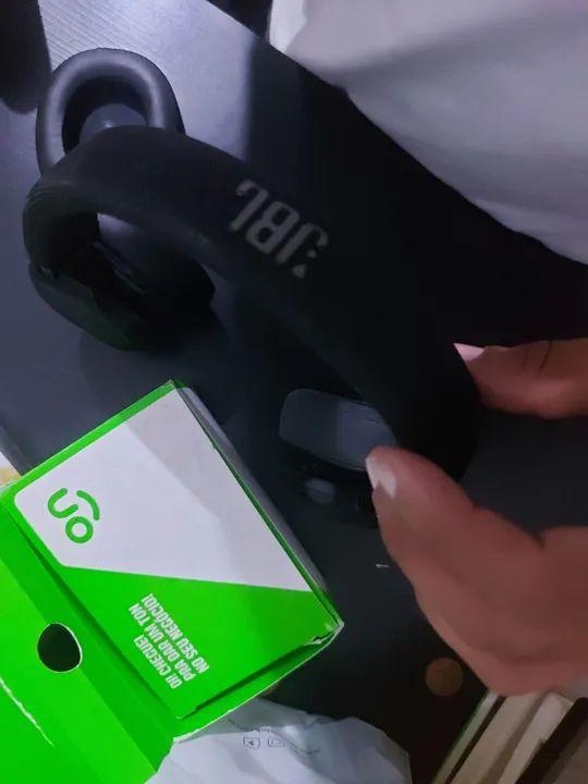 Fone de Ouvido JBL E55BT sem fio - usado com espumas novas - Foto 2