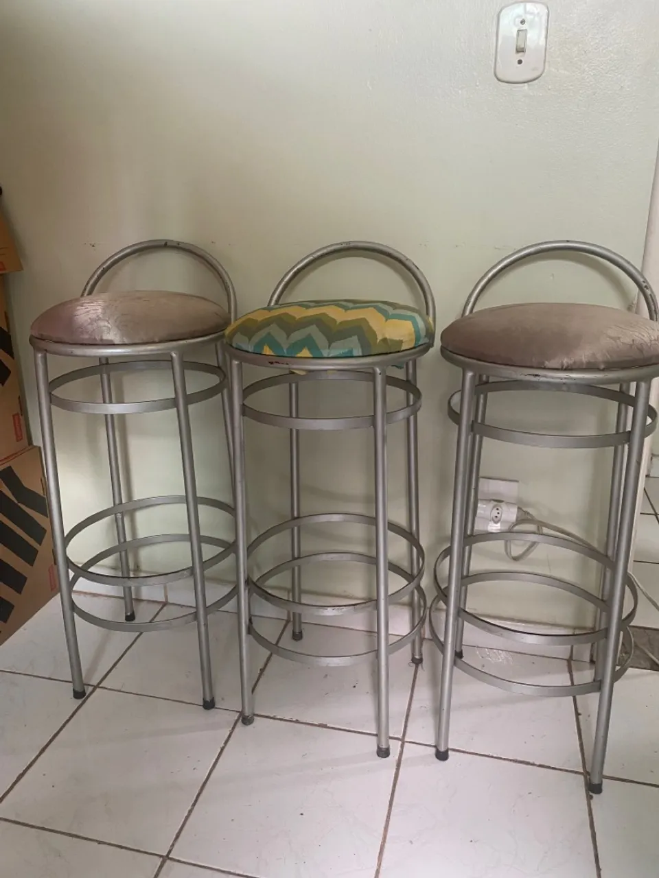 Kit 3 Banquetas Modernas para Cozinha ou Bar