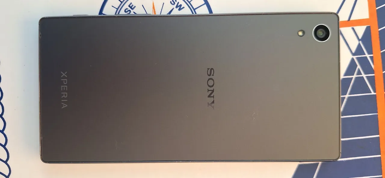 Vendo celular Sony Xperia, com problema no touch da tela.