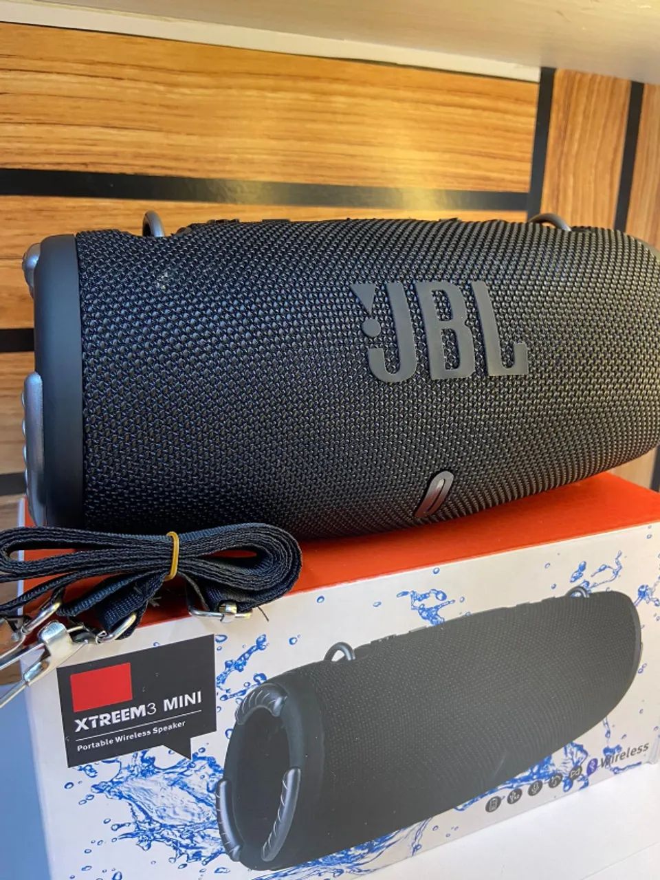 Caixa de Som Bluetooth JBL Xtreem 3 mini preto - Foto 3