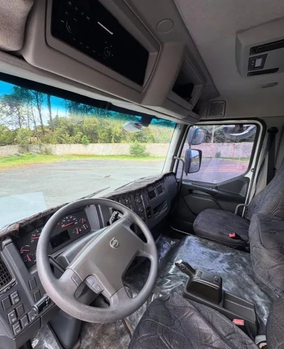 Volvo vm 360 8x2 2024 Graneleiro  - Foto 9