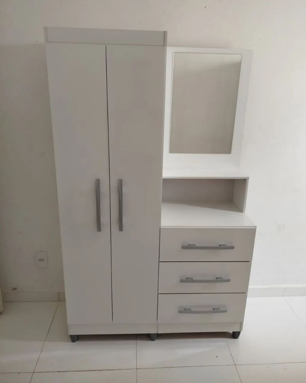 Guarda-Roupa Branco com Espelho e Gavetas - Foto 2