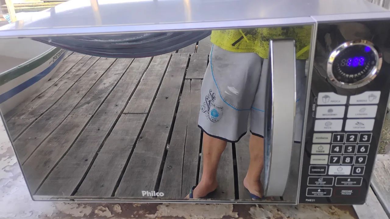 Micro-ondas Philco espelhado