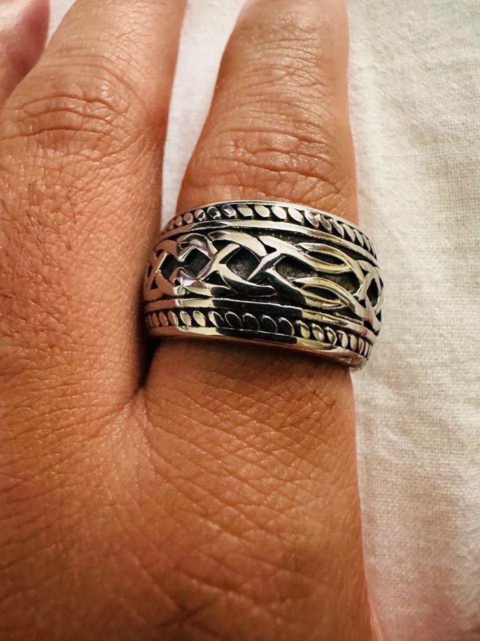 Anel de Aço com Design Celta - Foto 2