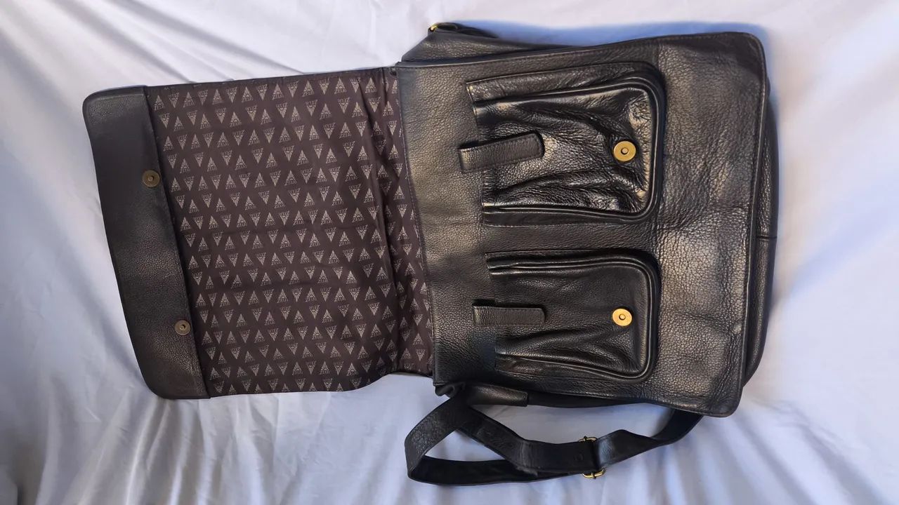 Bolsa de ombro preta de couro Zélio  - Foto 4