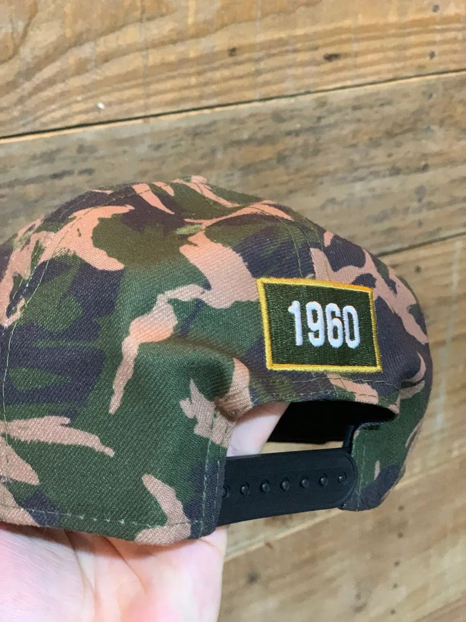 Boné New Era Aba Reta Raiders Camuflado  - Foto 2