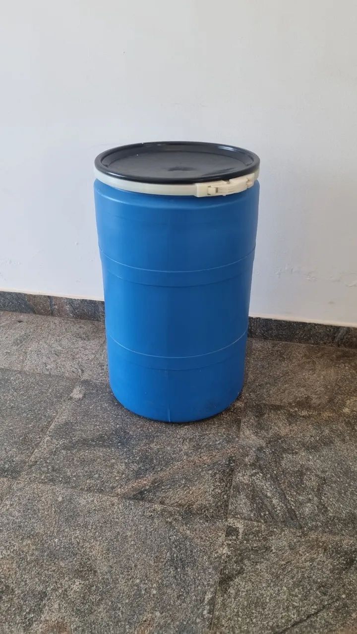 Bombona Plástica com Lacre 100 Litros