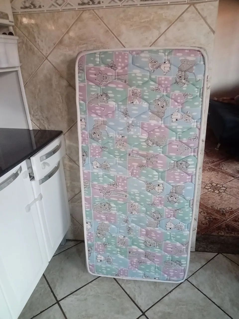 ? VENDO COLCHÃO INFANTIL EM ÓTIMO ESTADO! - Foto 5