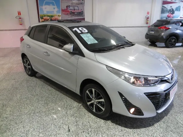 YARIS HATCH XLS 1.5 AUT CVT MD 2019 VERSAO TOP D LINHA 7.000KM/ANO NOVISSIMO