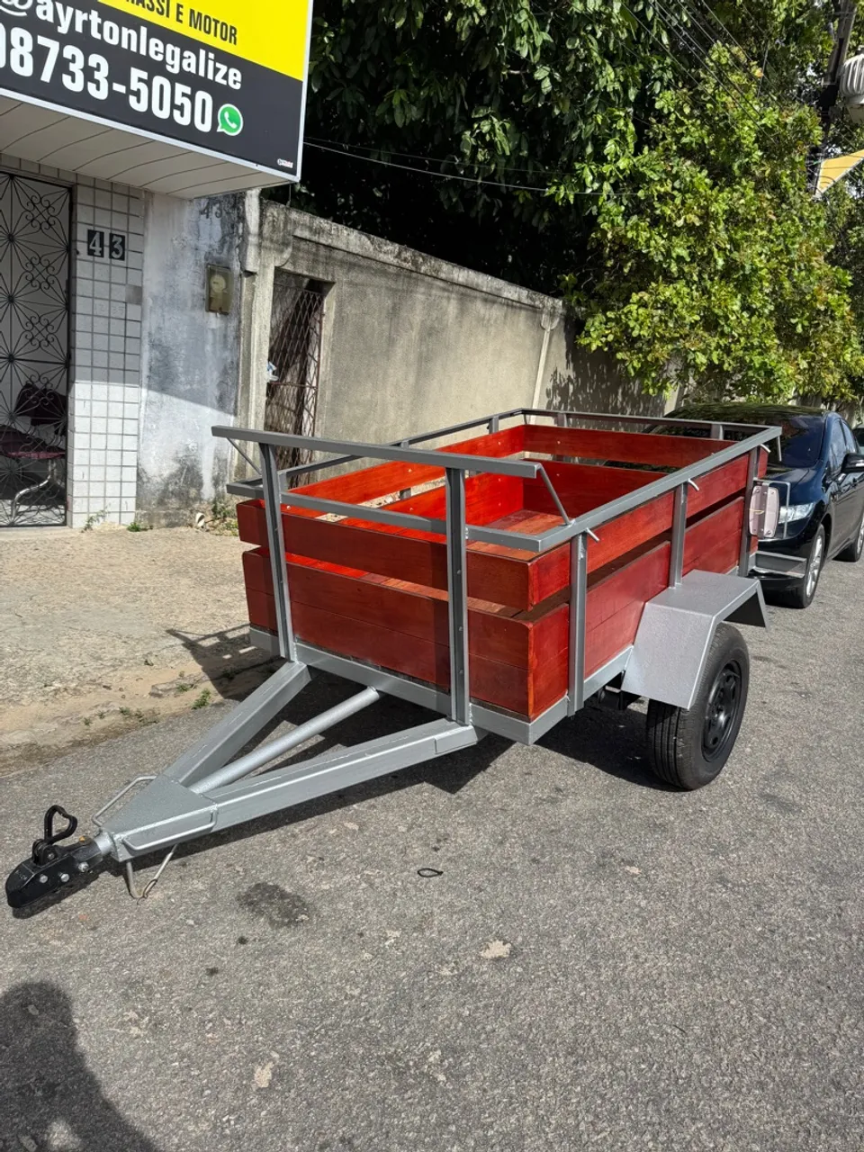 Reboque um eixo novo