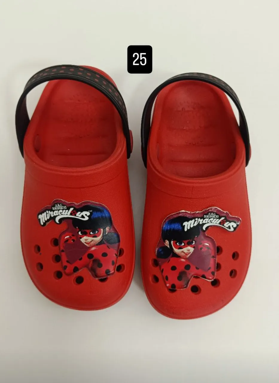 Sandália Infantil Miraculous - Estilo Crocs tenho 25