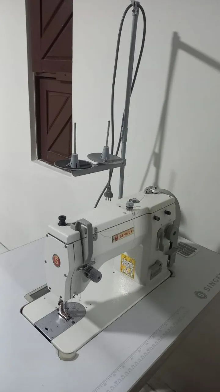 Linda máquina de costura  - Foto 3