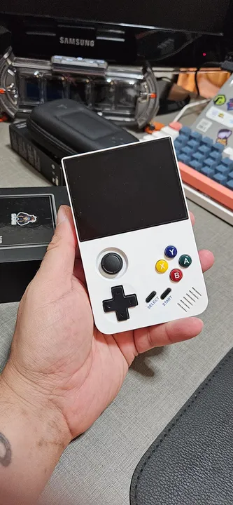Console Portatil M19 - Melhor que o R36S