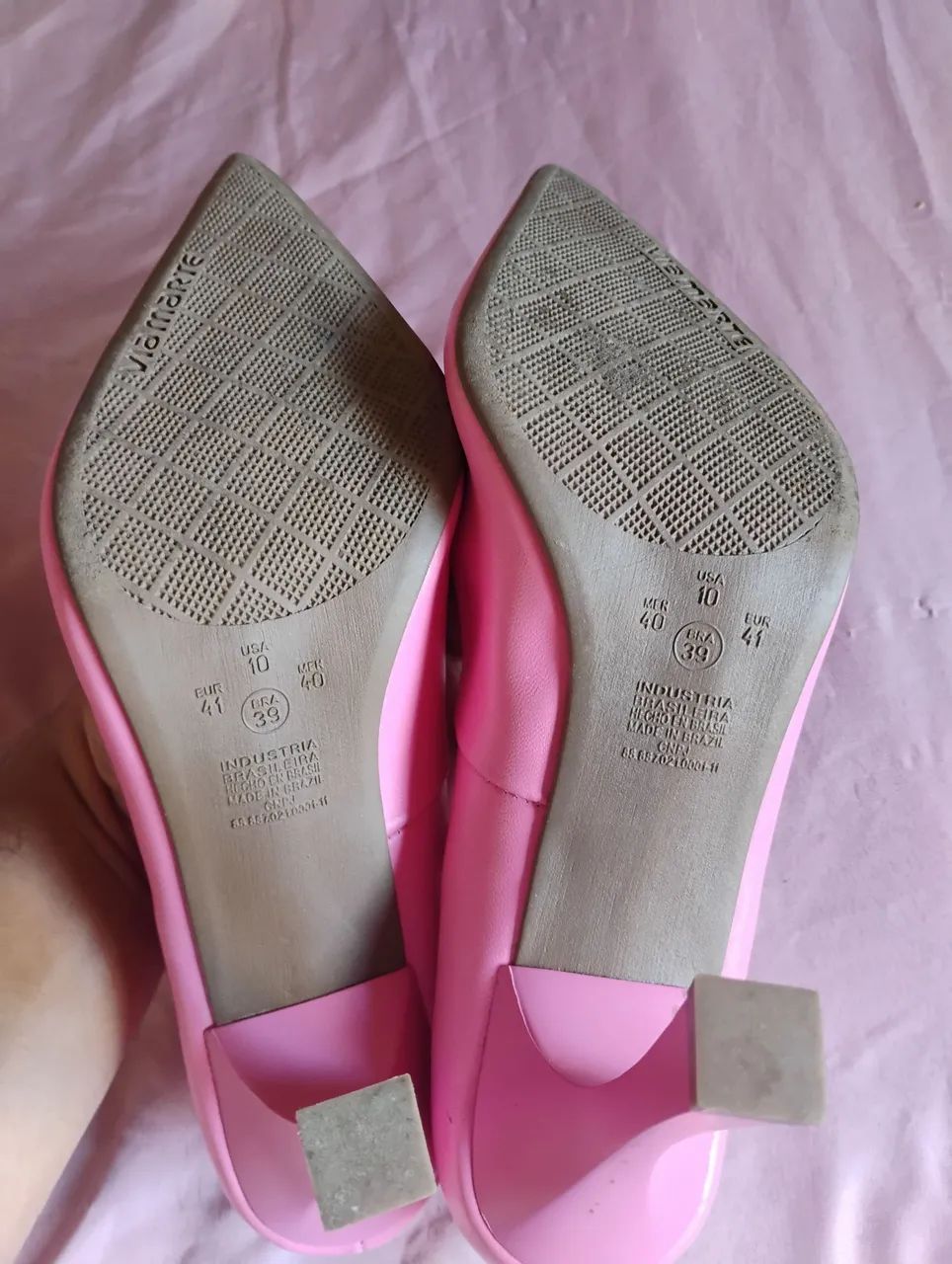 Vendendo Sapatilhas Vender Sapatos Da Dinheiro Vende Se Sapato