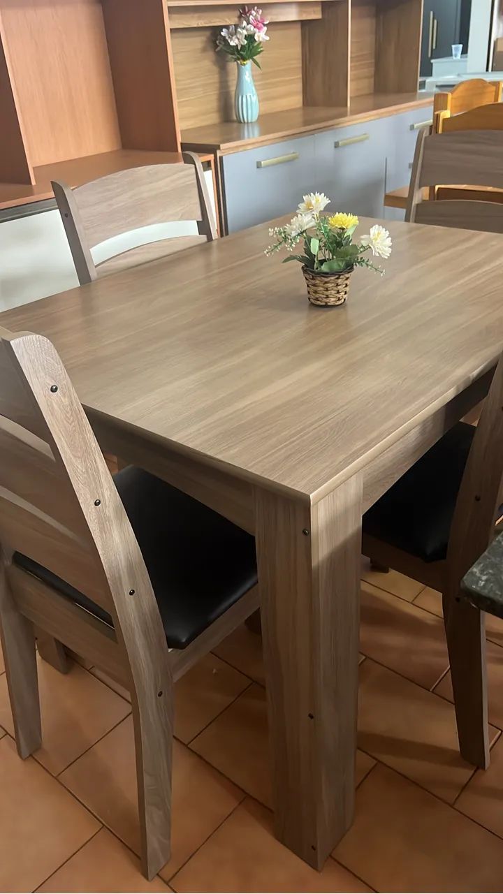 Mesa Com 04 Cadeiras Nova Pronta Entrega