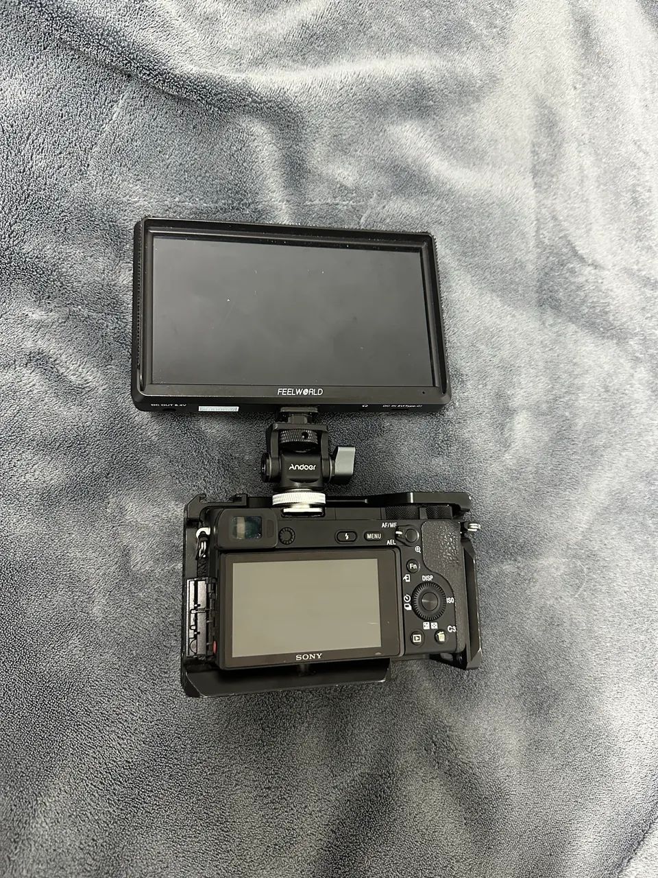 Sony a6500 + cage + monitor feelworld - Foto 3