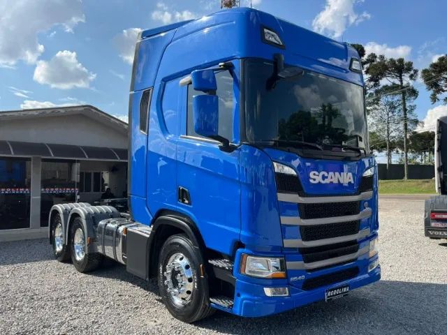 Caminhão Scania R 540 6x4 ano 2022/2023 Teto alto Susp. Mola R540 