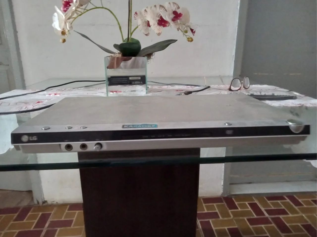 Selling DVDs63824124383875120