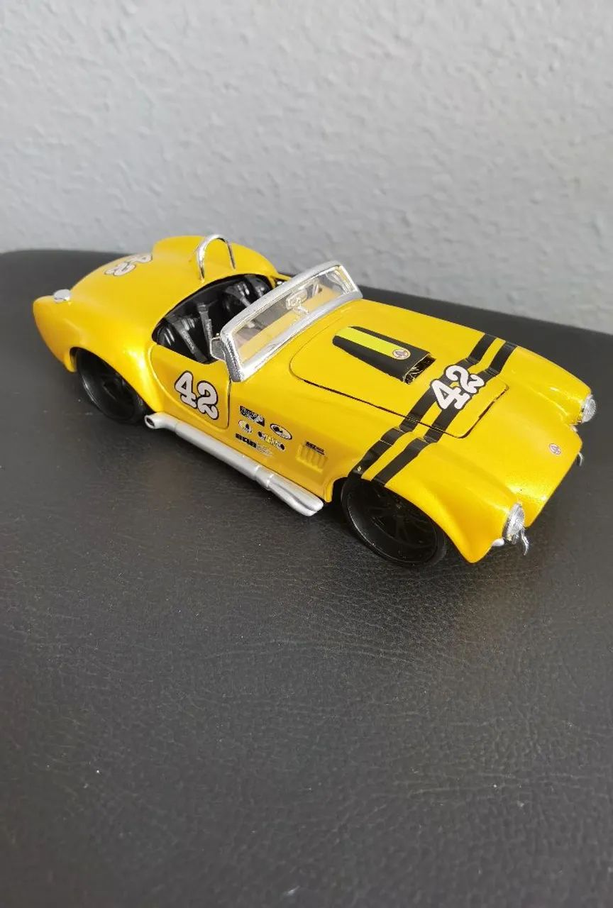 Miniatura Shelby Cobra 427 Maisto 1:24 - Foto 5