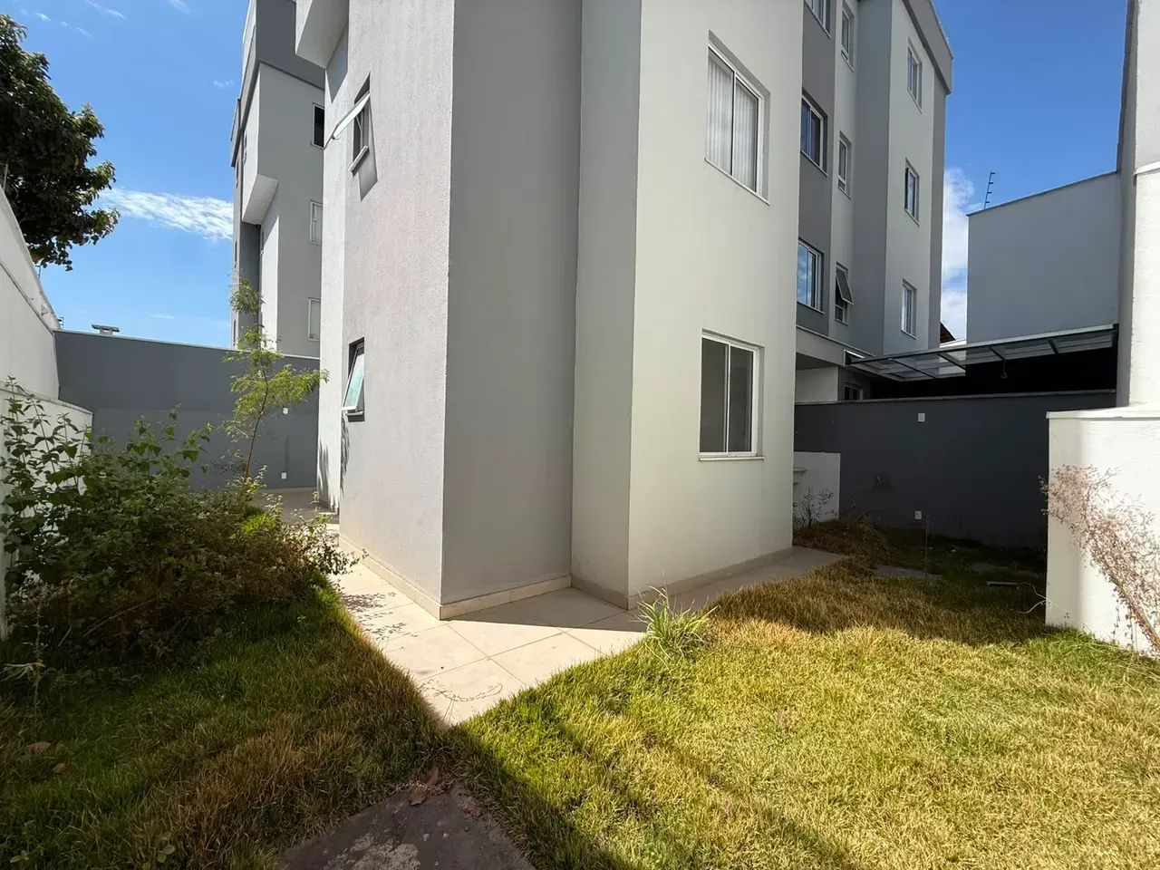 Apartamento com 2 quartos sendo1 suíte 2 banheiros 2 vagas