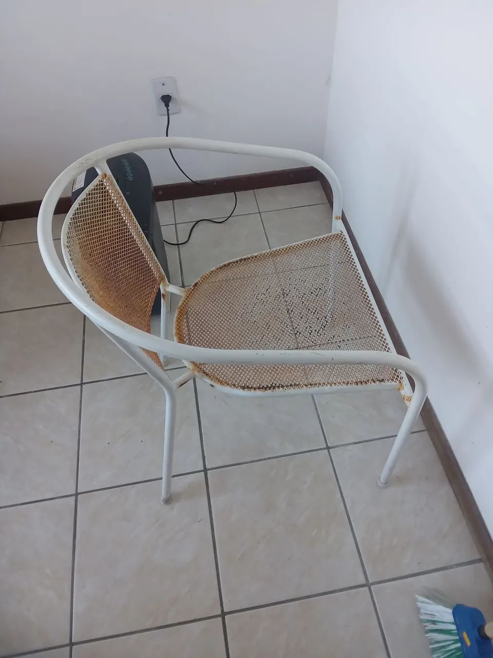 CADEIRAS,LEIA O ANÚNCIO 