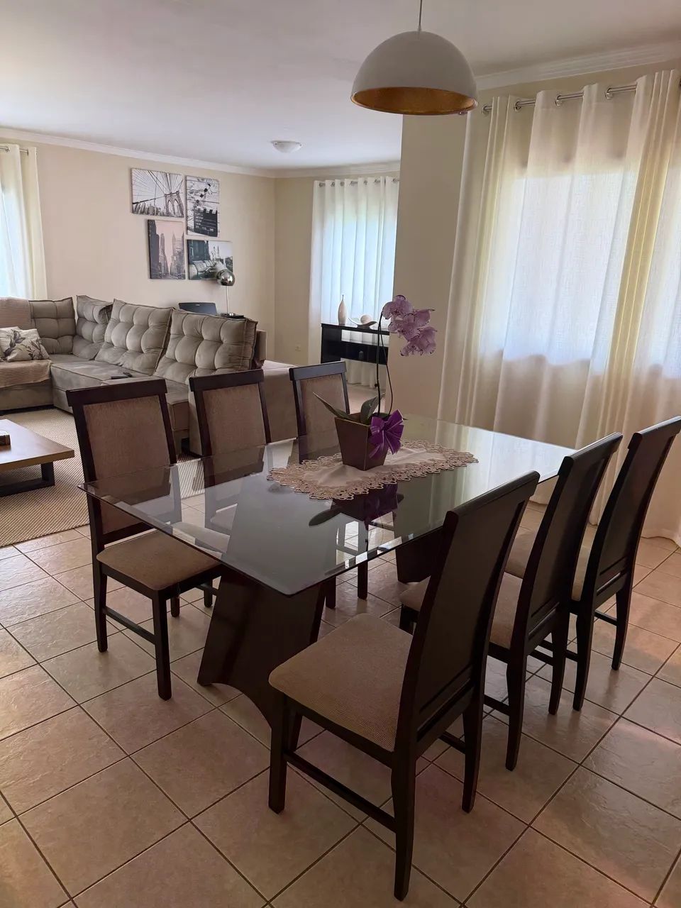 Mesa elegante e atemporal, com seis cadeiras 1,80m x 1,00m - Foto 3