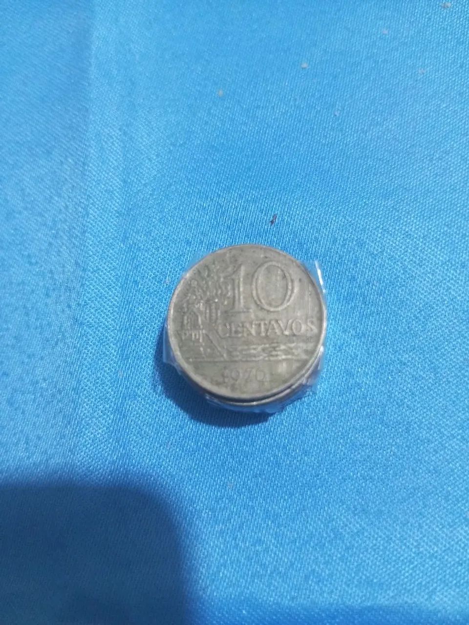 7 moedas antigas de 10 centavos dos anos de 1967, 70 e 78.