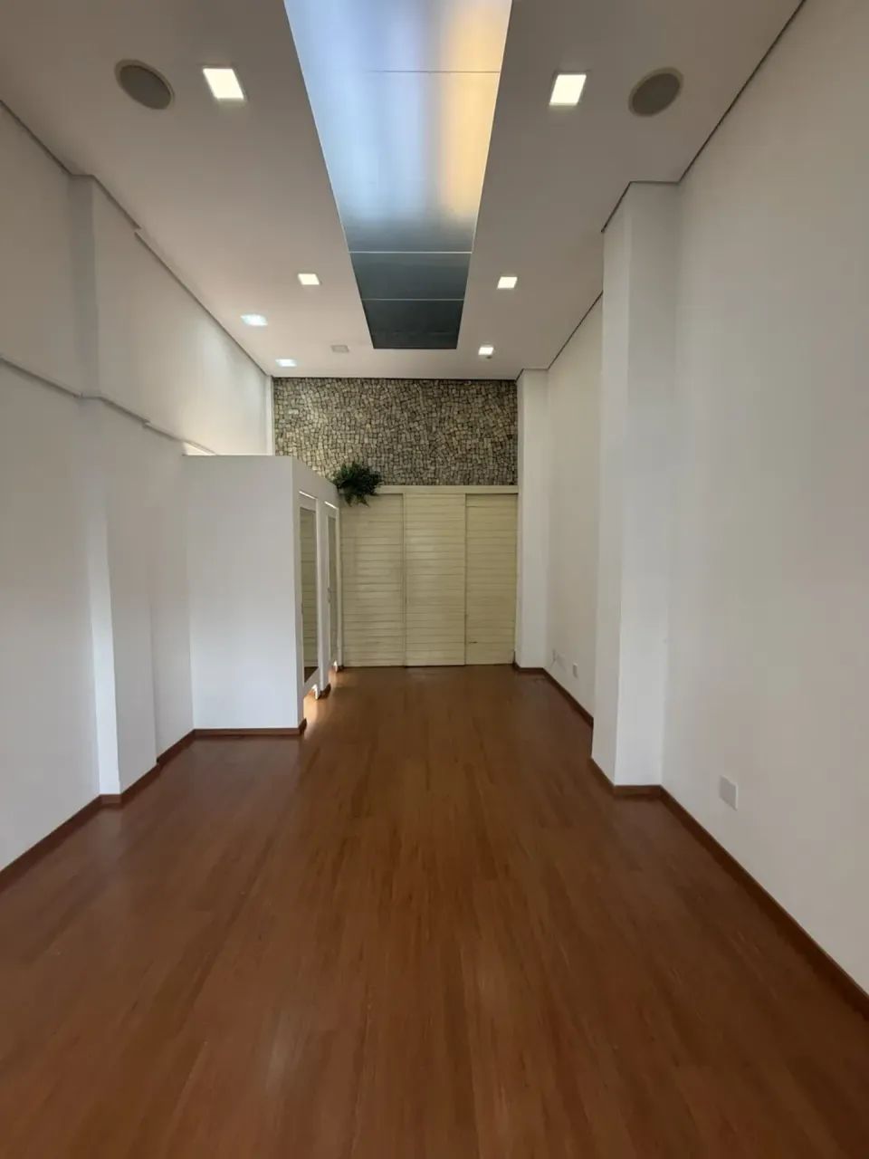 Ponto comercial/Loja/Box para aluguel com 48 metros quadrados - Foto 3
