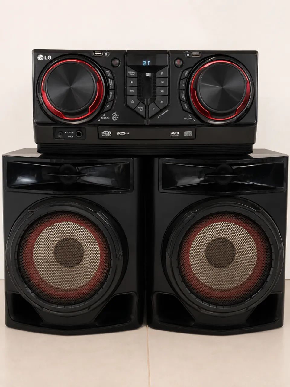 LG Mini Hi-Fi System CJ44, de 440 watts