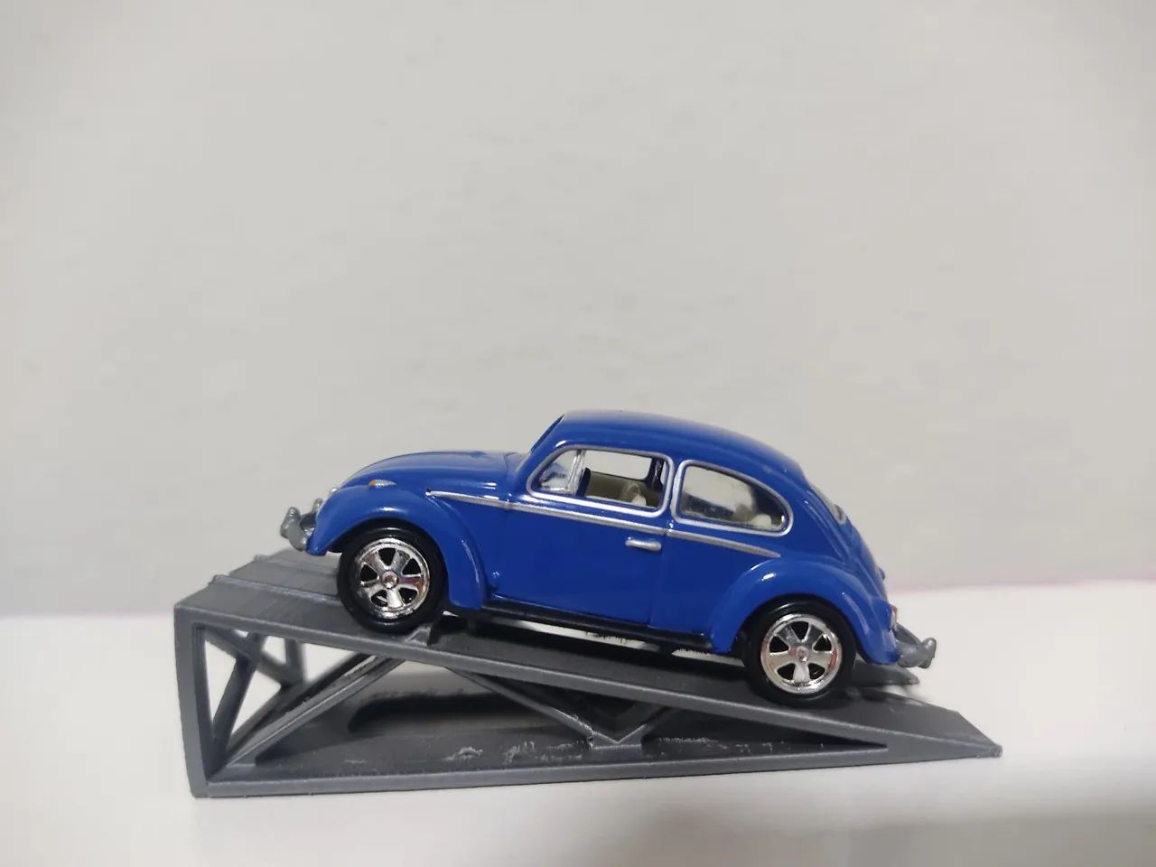 LOTE COM TRÊS MINIATURA VW FUSCA  - Foto 2
