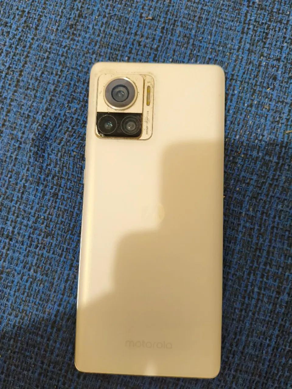 Celular Motorola Edge 30 ultra com defeito