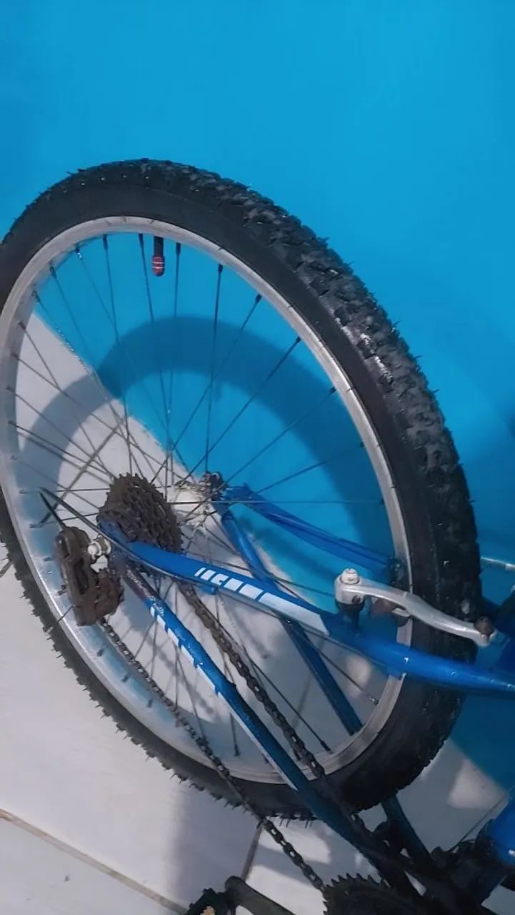 Vendo bicicleta caloi aro 26 de marcha - Foto 5