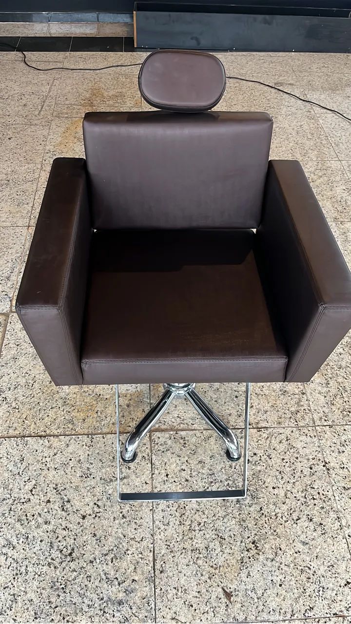 Vendo Cadeiras e Lavatório para Salão de Beleza - Foto 5