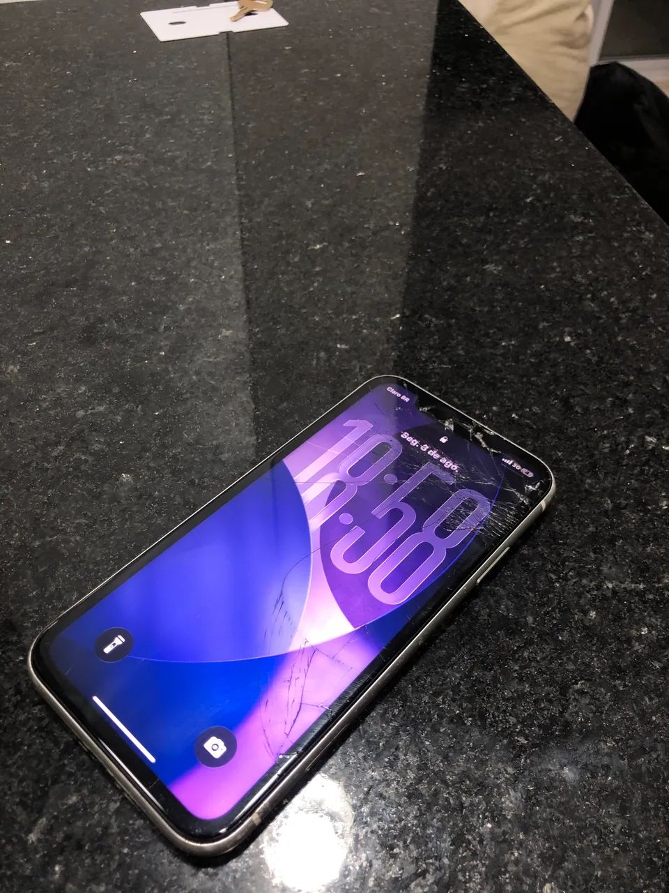 iPhone 11 64g Trincado 