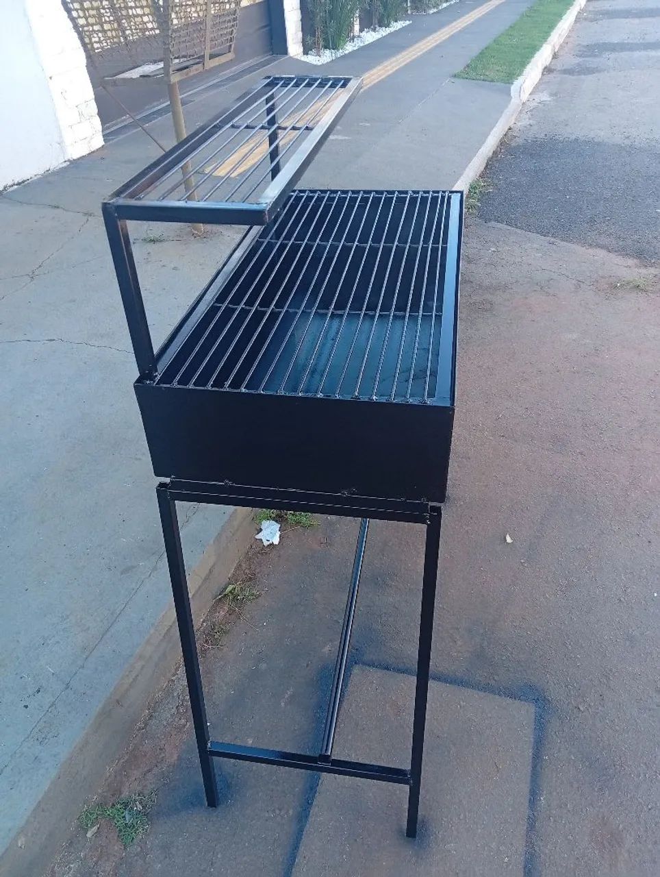 Churrasqueira nova para espetinho e aburguer na chapa 14 R$1200 lixeira reforçada R$ 250.0 - Foto 3