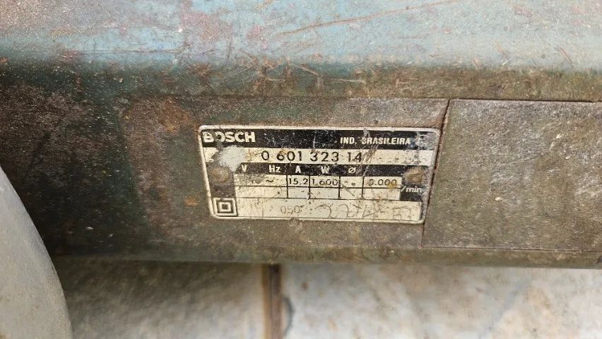 Esmerilhadeira angular Bosh 1600W  220V - Foto 3