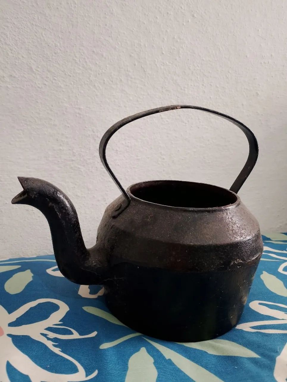  CHALEIRA ANTIGA E UM CINZEIRO ANTIGO