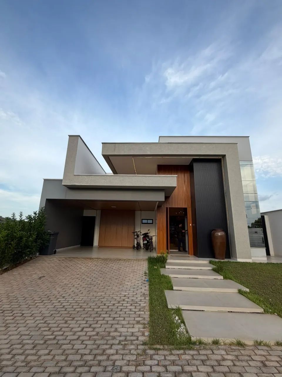 Vende-se imóvel de alto padrão 