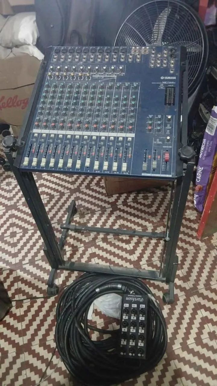 mesa de som yamaha mg166c - Foto 5