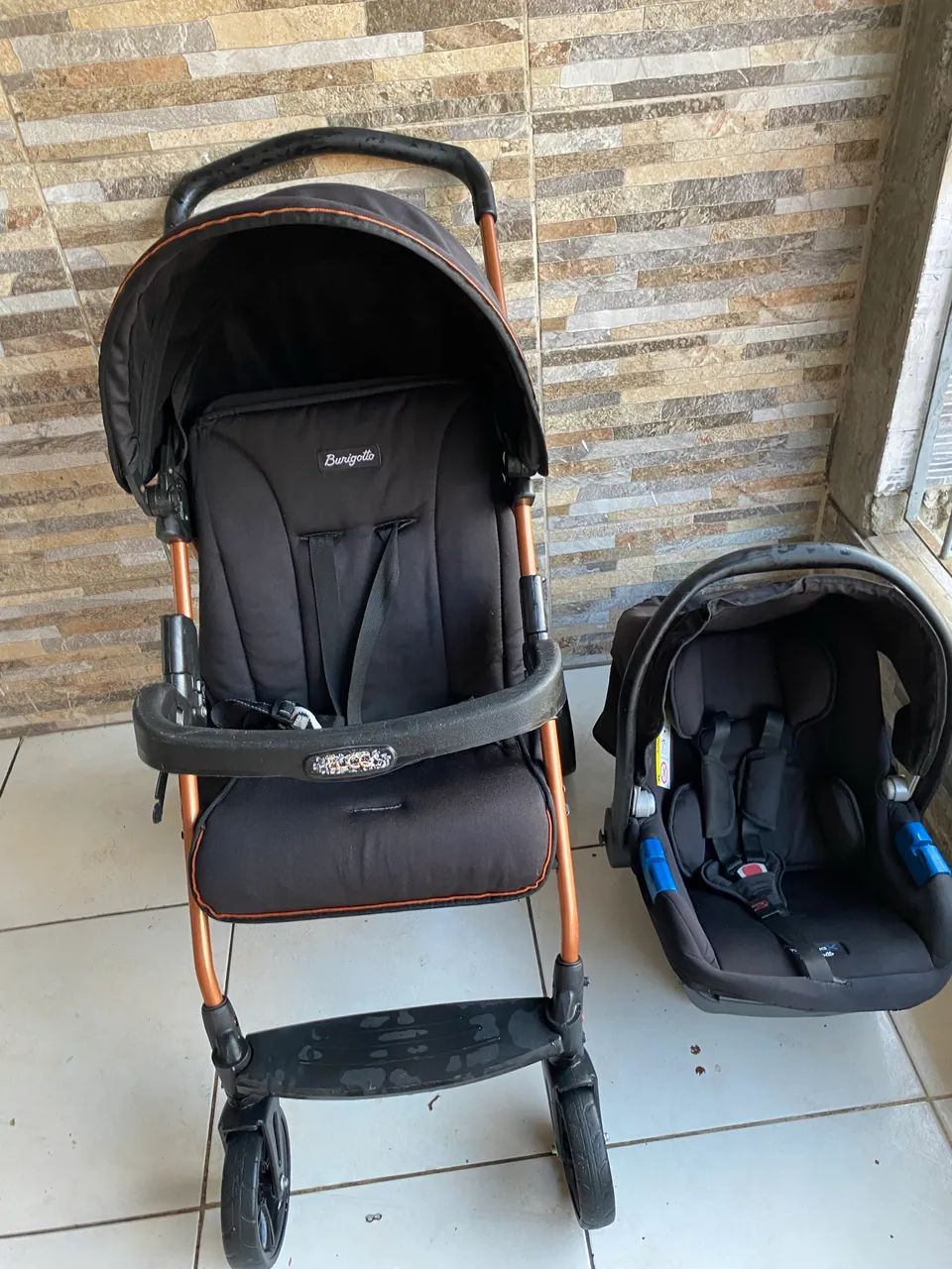 Kit burigotto carrinho de bebê e bebê conforto semi novo 