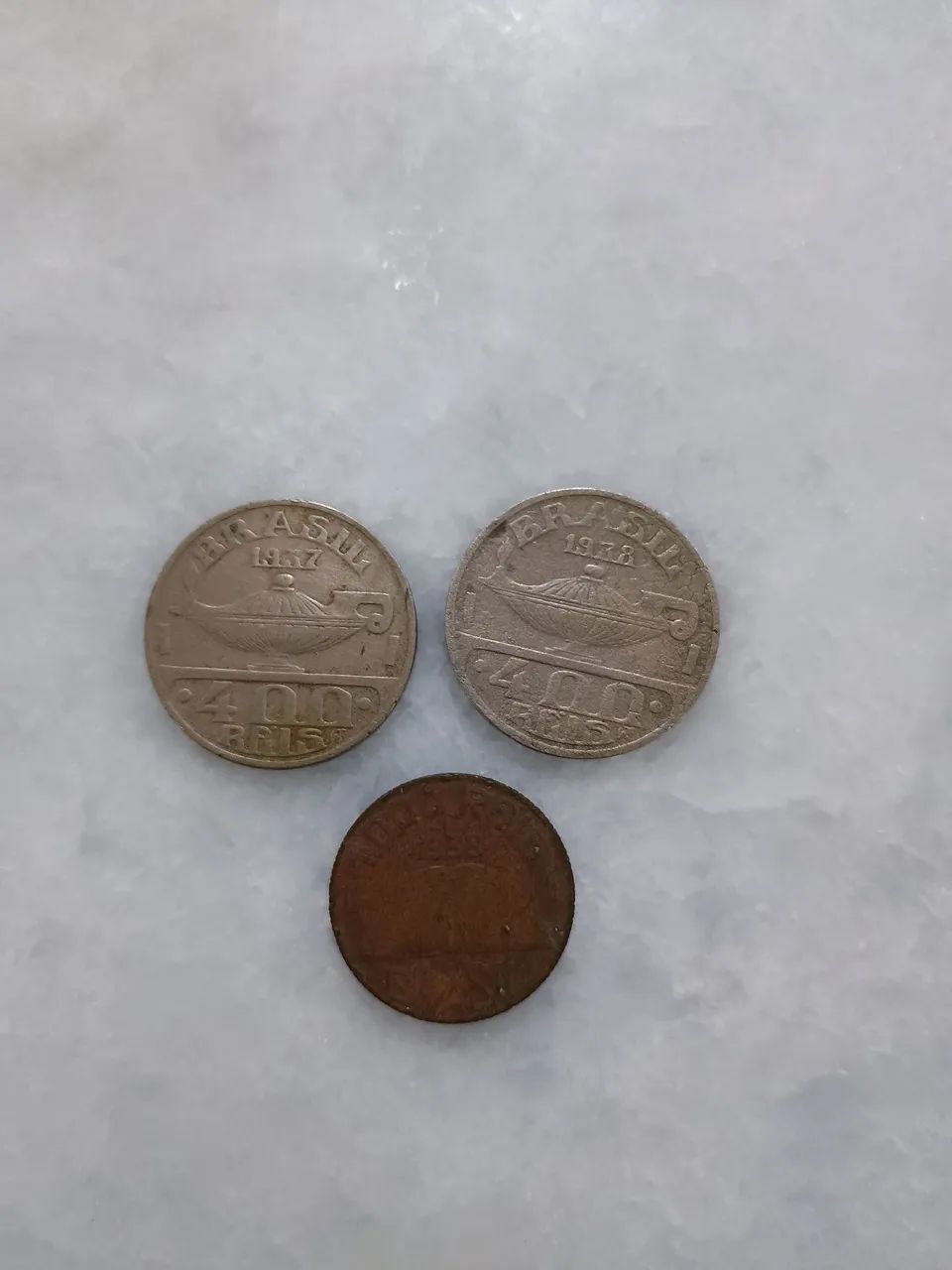 Moedas antigas reverso medalha. - Foto 4