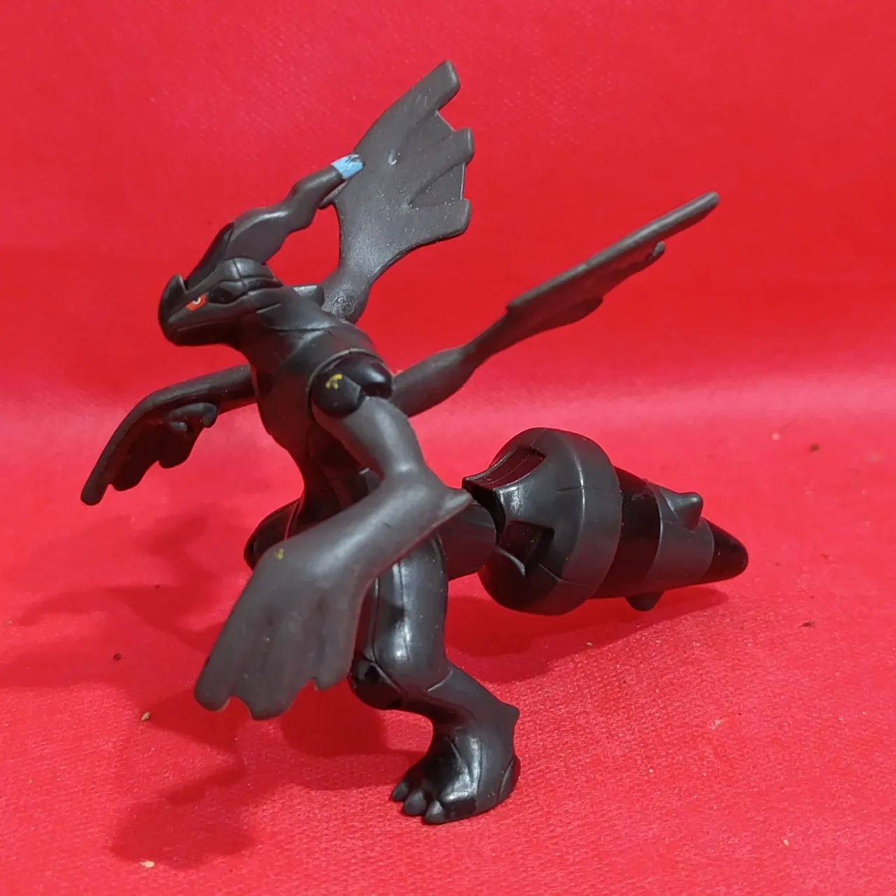 Boneco Zekrom Preto pokémon  - Foto 2