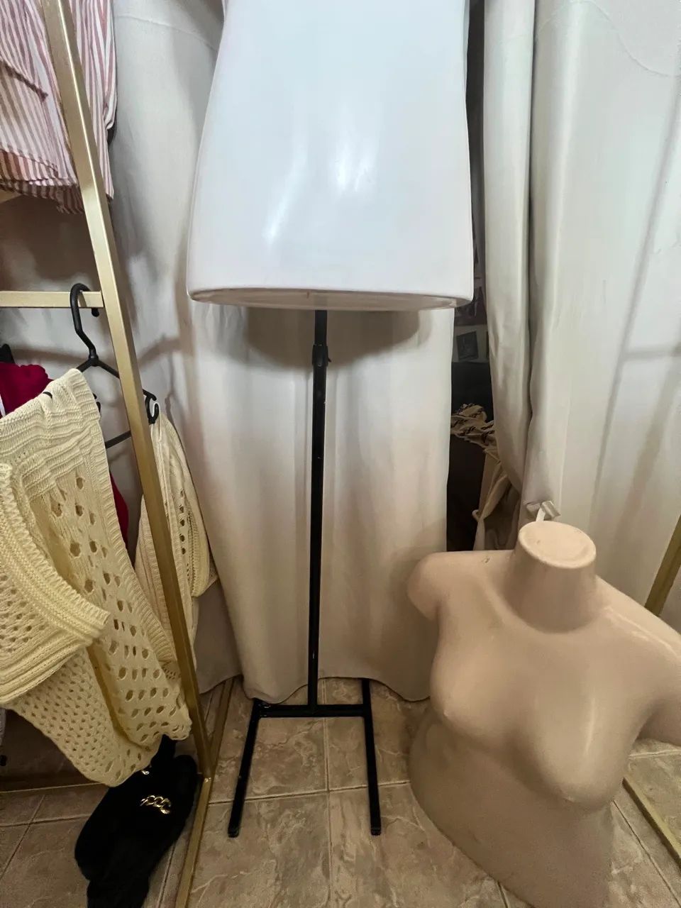 Manequim BUSTO COM SUPORTE - Foto 4
