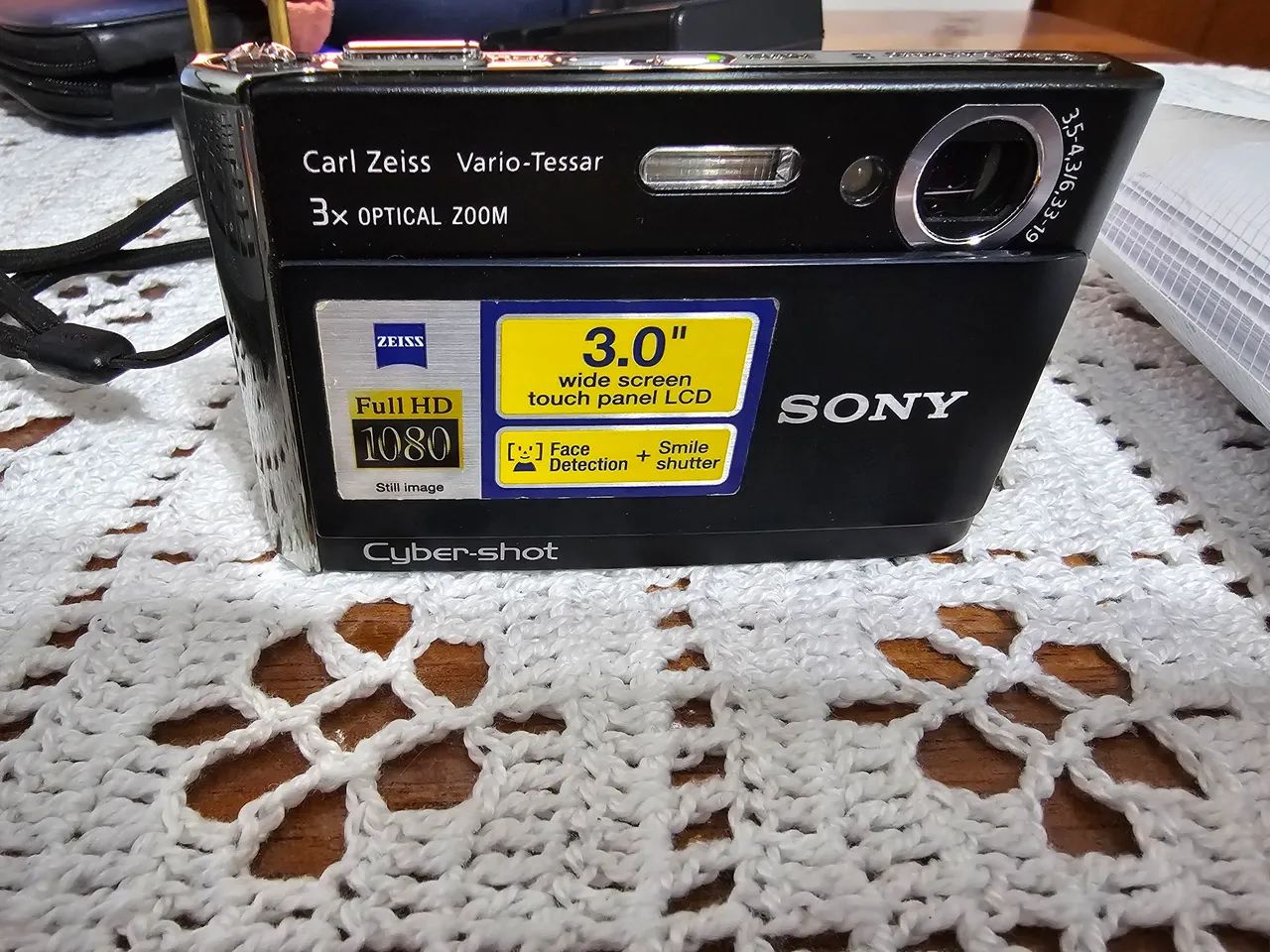 Máquina fotográfica digital Carl Zeiss Cyber Shot preta