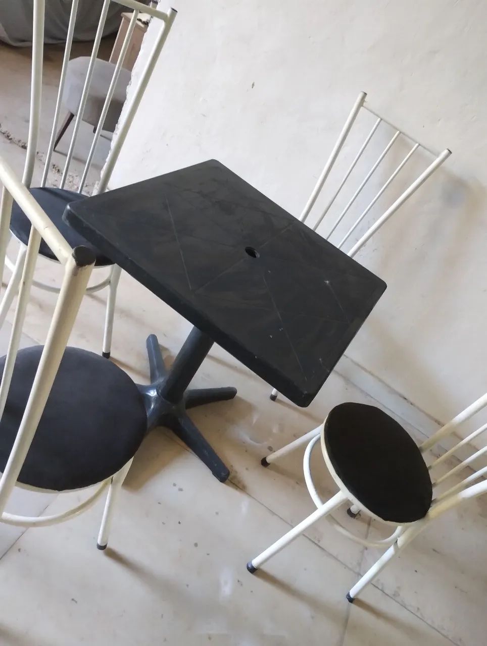 ENTREGO conjunto de mesa com 4 cadeiras  - Foto 4